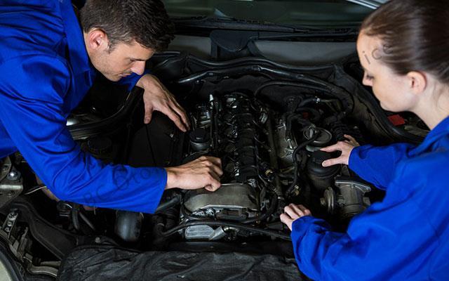 Profesyonel Araba Motor Tamircisi Desteği